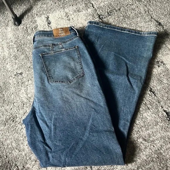 Free People We The Free curvy flare jeans - Picture 4 of 13